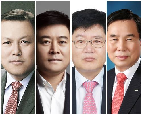 롯데그룹의 경영혁신실장 황각규 사장, 사회공헌위원회장 소진세 사장, 식품BU장 이재혁 사장, 화학BU장 허수영 사장(사진=롯데) 