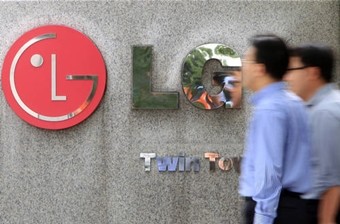 ㈜LG, 2분기 영업익 2711억 원...전년비 44.3%&darr;