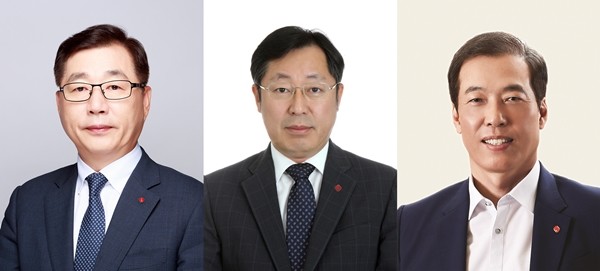 (왼쪽부터) 박현철 롯데지주 경영개선실장 사장, 이영준 롯데케미칼 첨단소재사업 대표이사 부사장, 이완신 롯데홈쇼핑 대표이사 사장<사진=롯데그룹> 