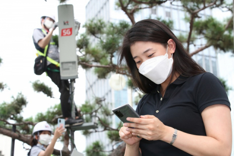 LTE 뺀 5G로 승부수 띄운 KT&hellip;소비자 체감 속도는 &lsquo;글쎄&rsquo;