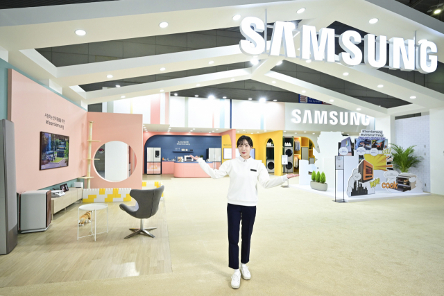 ▲ⓒ삼성전자가 광주광역시 소재 김대중컨벤션센터에서 열리는 ‘2021 국제 IoT·가전·로봇박람회’에 참가했다.<사진제공=삼성전자>