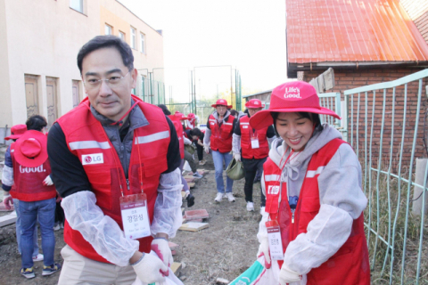LG전자 임직원 봉사단, 몽골서 닷새간 교육환경 개선 활동 나서