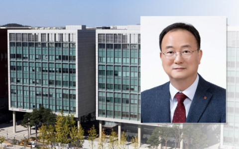 [CEO워치] LG이노텍, &lsquo;애플 의존도&rsquo; 딜레마&hellip;&lsquo;문혁수 호&rsquo; 체질 개선 나선다