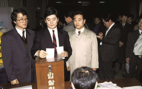 창사 40주년, SKT &lsquo;모바일 코리아&rsquo; 주도&hellip;&ldquo;글로벌 AI 컴퍼니 도약, 산업 부흥 이끈다&rdquo;