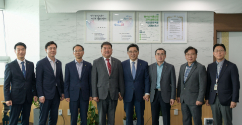 한국농수산식품유통공사, 지역특화 농산물 경쟁력 강화 방안 모색