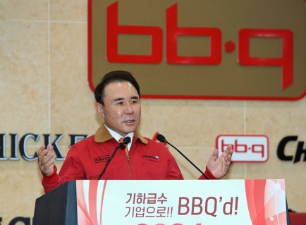 [CEO워치] 윤홍근 제너시스BBQ 회장, 글로벌 경영 가속화…핵심은 미국