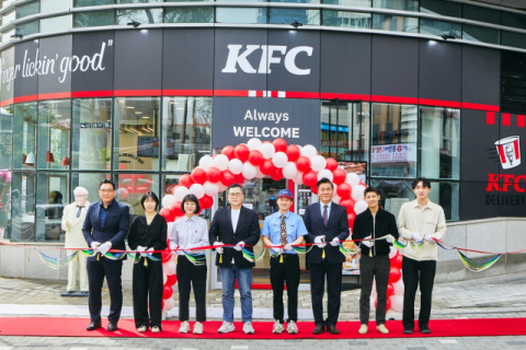 KFC, 가맹 1호점 ‘문정역점’ 개점…가맹 사업 시작