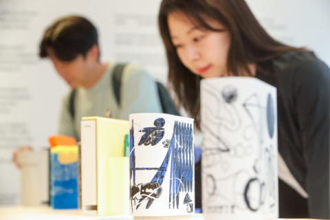 KT, 속도&middot;디자인 잡은 유무선 공유기 &lsquo;WiFi 6D&rsquo; 팝업 전시