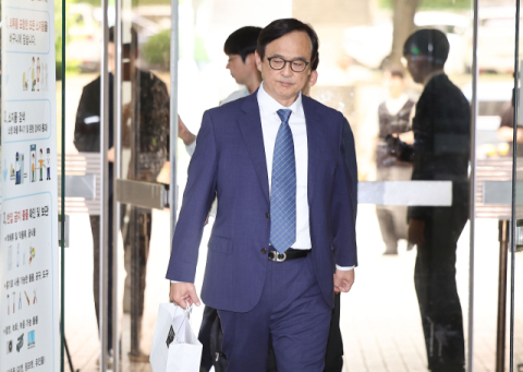 삼성전자 &lsquo;특허 유출&rsquo; 전직 부사장 두 번째 구속 심사 출석