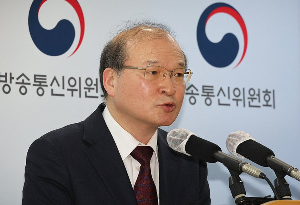 이상인 방통위원장 직무대행 겸 부위원장. <출처=연합뉴스>