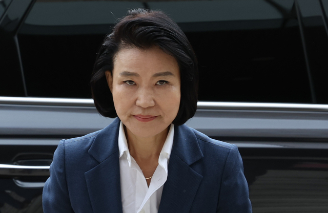 이진숙 방송통신위원장이 31일 오전 정부과천청사 방통위 청사로 출근하고 있다. <출처=연합뉴스>