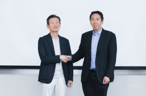 LGU+ 황현식 &ldquo;우리 강점은 데이터, 빠르게 AI 사업화 추진할 것&rdquo;