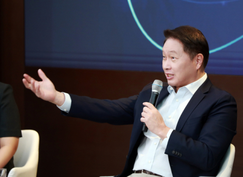 최태원 &ldquo;AI 산업, 우상향으로 발전&hellip;AI가 가져올 변화, 우리에게 모두 기회&rdquo;