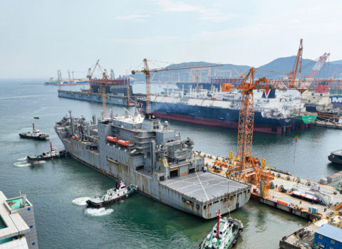 美해군 함정, 한화오션 사업장 입항&hellip;MRO 사업 본격화 &nbsp;