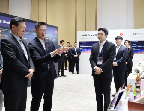 롯데, &lsquo;디자인전략회의 2024&rsquo; 개최&hellip;신동빈 회장 참석