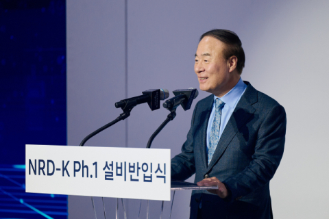 &lsquo;반도체 위기&rsquo; 삼성전자,  전영현 사단으로 싹 바꿨다&hellip;파운드리사업부장에  한진만