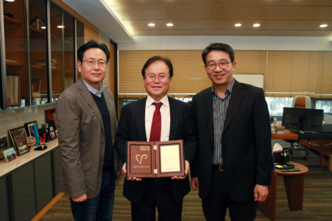 NS홈쇼핑, 성남시자원봉사센터로부터 감사패 받아&hellip;&ldquo;지역사회 발전에 기여한 공로&rdquo;