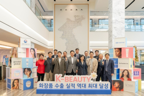 한국콜마, 오유경 식약처장과 K뷰티 해외 진출 지원 논의