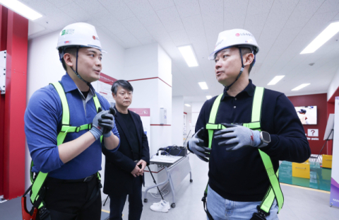 LGU+ 홍범식 사장, 2025년 첫 현장 경영&hellip;&ldquo;품질&middot;안전&middot;보안 기본 최우선으로&rdquo;