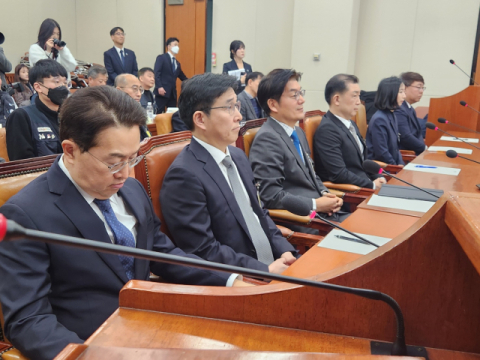 &lsquo;과로사&rsquo; 쿠팡&middot;&lsquo;임금체불&rsquo; 대유위니아 청문회&hellip;여야, 환노위서 한목소리 질타