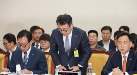 유영상 SKT 대표 &ldquo;통신 역사상 최악의 해킹&rdquo;&hellip;위약금 면제&middot;보상 검토