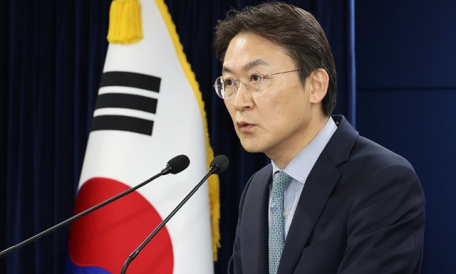 권대영 금융위원회 사무처장이 지난 2월 26일 서울 종로구 정부서울청사에서 가계부채 관리방안 브리핑을 하고 있다. <사진=연합뉴스>