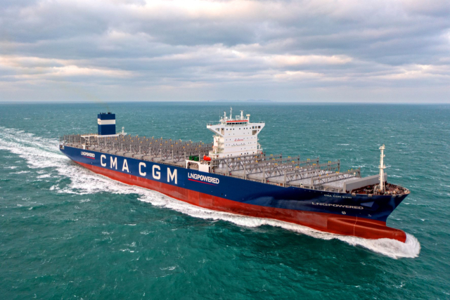 HD현대삼호가 2022년 인도한 1만5000TEU급 LNG 이중연료 추진 컨테이너선. <사진제공=HD한국조선해양>