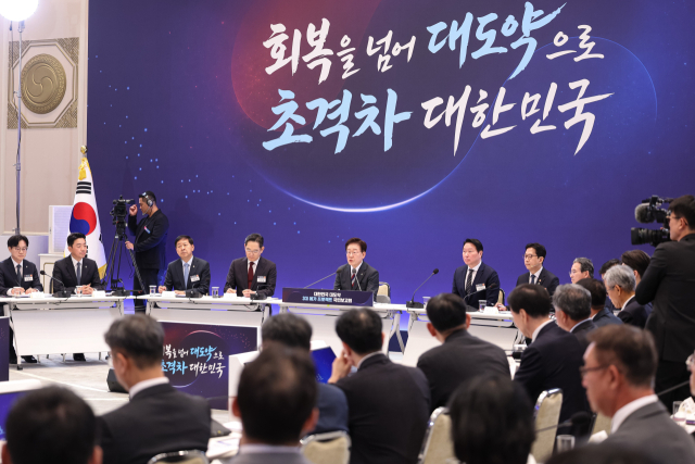 이재명 대통령이 29일 청와대에서 열린 ‘대한민국 대도약 3대 메가 프로젝트 국민 보고회’에서 발언하고 있다. <사진=연합뉴스>