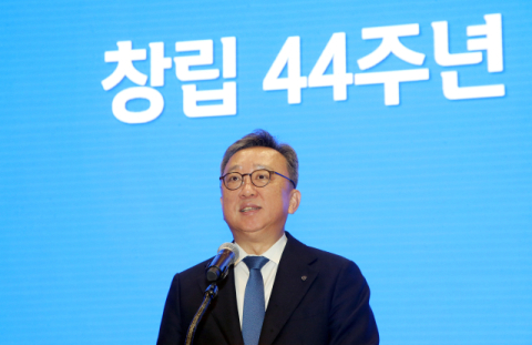 신한은행, &lsquo;창립 44주년 기념식&rsquo; 개최&hellip;&ldquo;고객 최우선&rdquo;