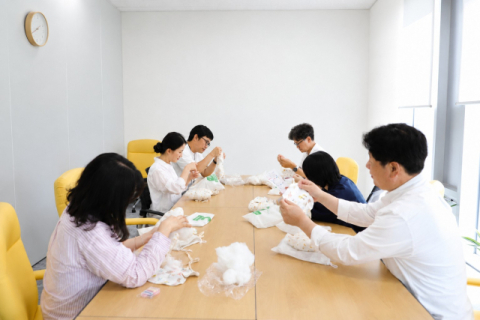 도레이첨단소재, 사회복지기관에 &lsquo;안전 KIT&rsquo; 기부