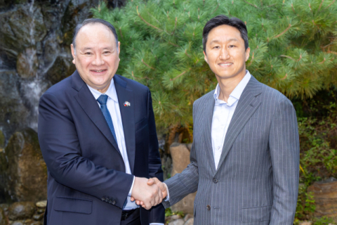 정기선 HD현대 회장, 필리핀 국방장관 만나 조선&middot;방산 협력 논의