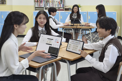 삼성전자, 교실 수업용 솔루션 &lsquo;갤럭시 클래스룸&rsquo; 출시&hellip;교사 500명 노하우 반영