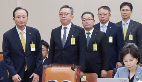 5대 은행장 4년 만에 금감원 국감 출석&hellip;연쇄 해킹&middot;레버리지 ETF 등 도마에